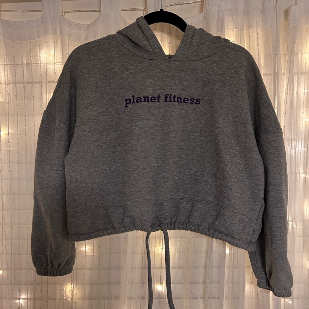 Planet Fitness- Cropped Hoodie Sweatshirt in Heather Gray